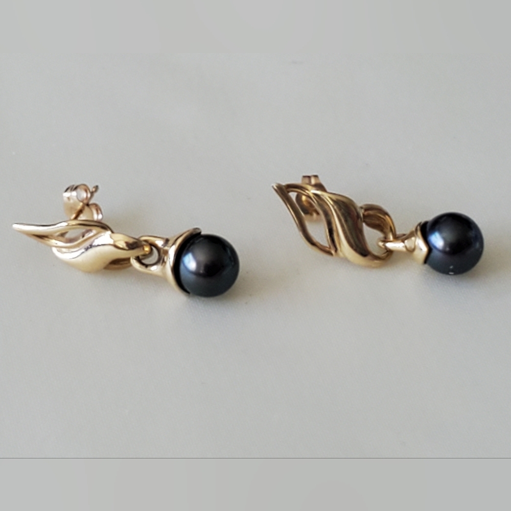 14KT DOUBLE S DROP BLACK PEARL